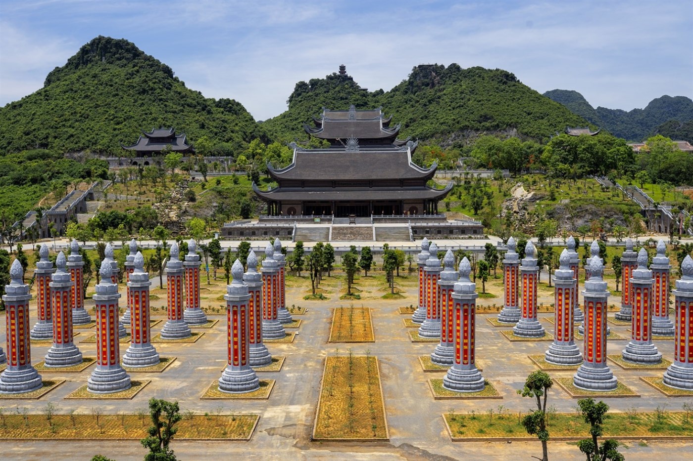 Vườn cột kinh chùa Tam Chúc – Độc nhất vô nhị tại Việt Nam