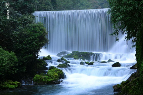 Hình ảnh thác nước tuyệt đẹp tại khu thắng cảnh Tiểu Thất Khổng
