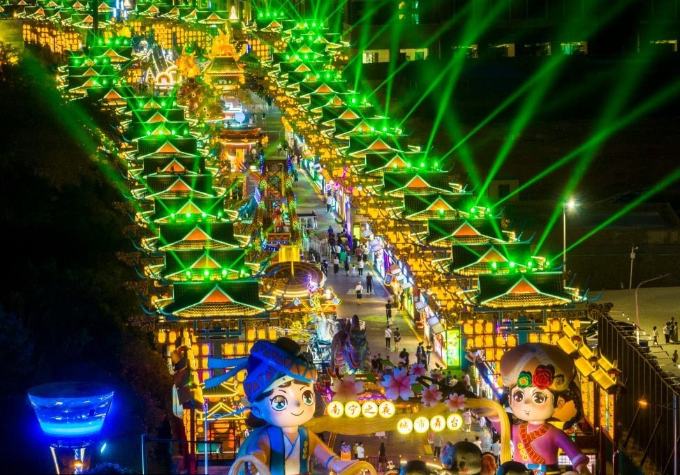 Nanning Everbright City, khu vui chơi và con phố ẩm thực dài nhất thành phố Nam Ninh