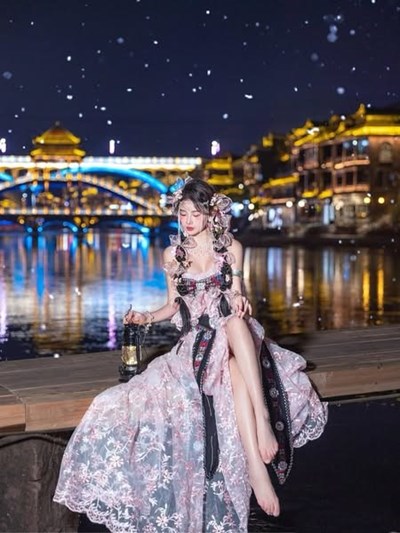 Tour du lịch Trung Quốc: PHƯỢNG HOÀNG CỔ TRẤN - TRƯƠNG GIA GIỚI – ÂN THI 6N5Đ