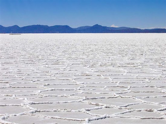 Salar de Uyuni – Chiếc gương khổng lồ của Trái Đất và hành trình chạm tới ranh giới giữa trời và đất