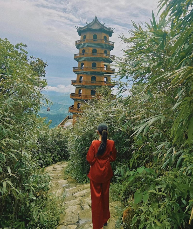 Tour du lịch tâm linh: Hà Nội - Yên Tử - Chùa Ba Vàng - Cái Bầu - Cửa Ông - Cô Bé Cửa Suốt 2N1Đ